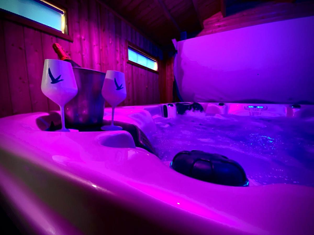 Beautiful Hot Tub Suite In Литам-Сент-Эннс Экстерьер фото